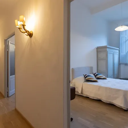 Apartament Palazzo Fioravanti In Centro A