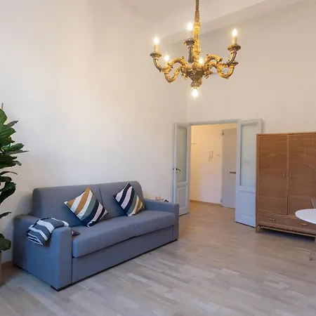 Apartament Palazzo Fioravanti In Centro A *
